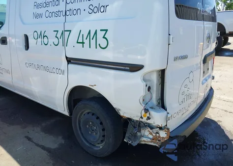 2015 Nissan Nv200 S z USA, uszkodzony, nr VIN 3N6CM0KN1FK714907